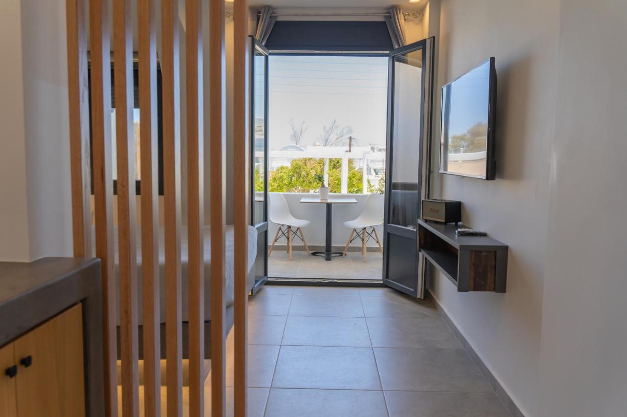 George & Joanna Suites Santorini Fira  Extérieur photo